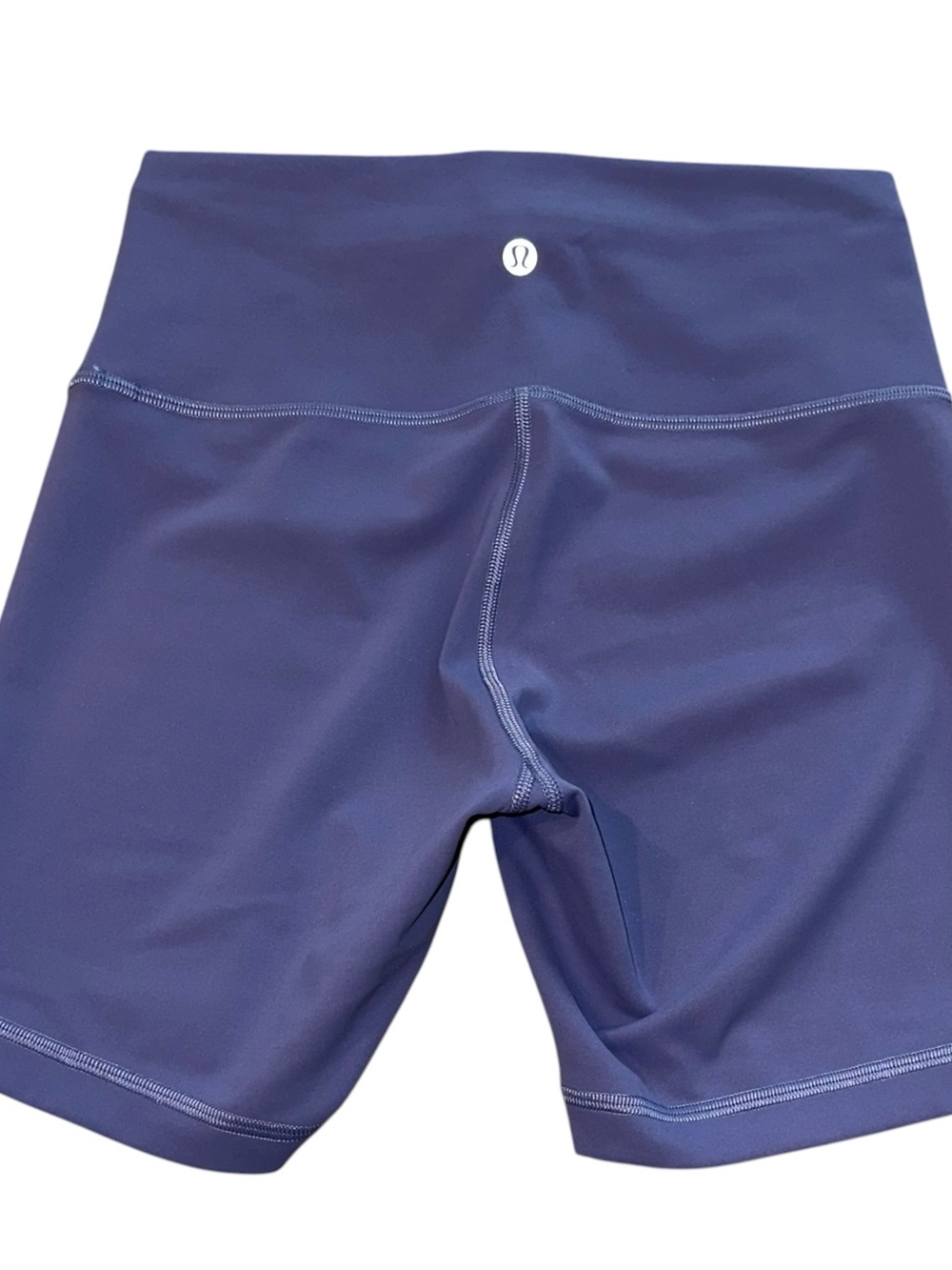 Lululemon Align High-Rise Short
6" Size 8